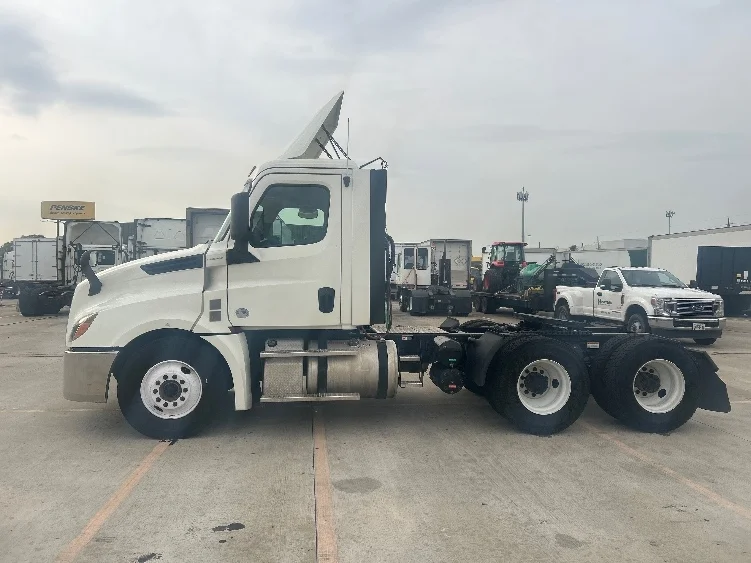 2019 Freightliner in Houston, TX — photo 4