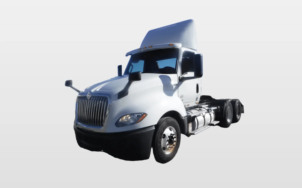 2019 International LT - image 1