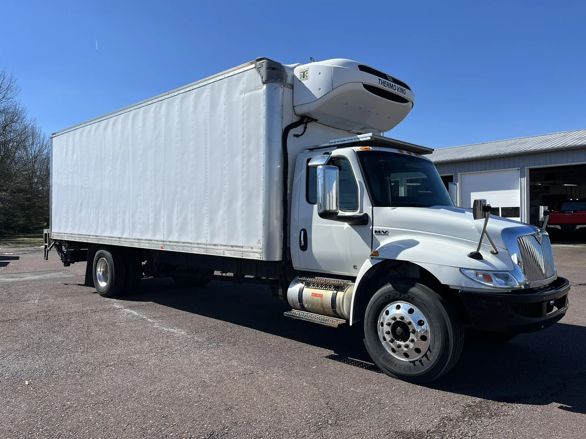 2020 International MV - image 3