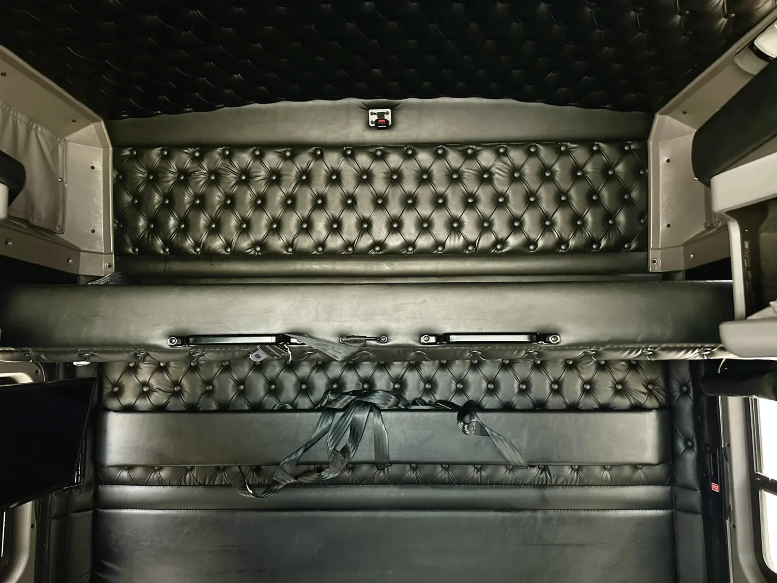 2021 Kenworth T800 - image 21