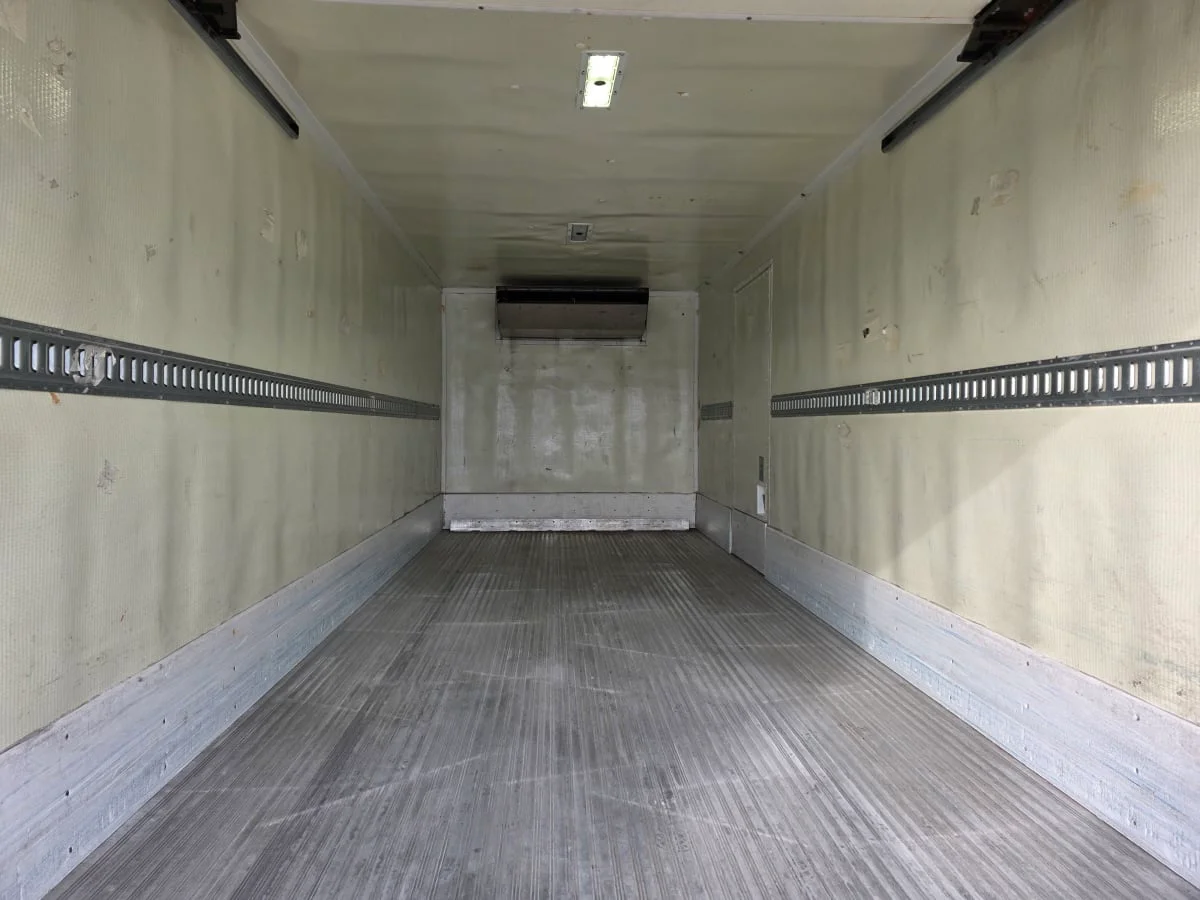 2020 Freightliner M2 106 - image 9