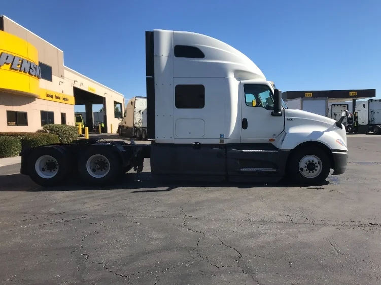 2023 International LT in Torrance, CA — photo 8