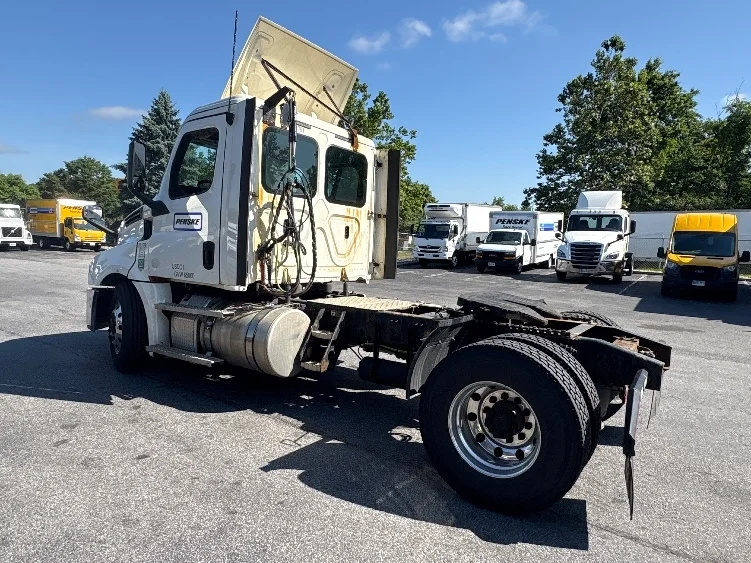 2019 Freightliner Cascadia in Montgomery, NY — photo 5
