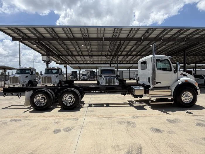 2027 Peterbilt 548 — photo 8