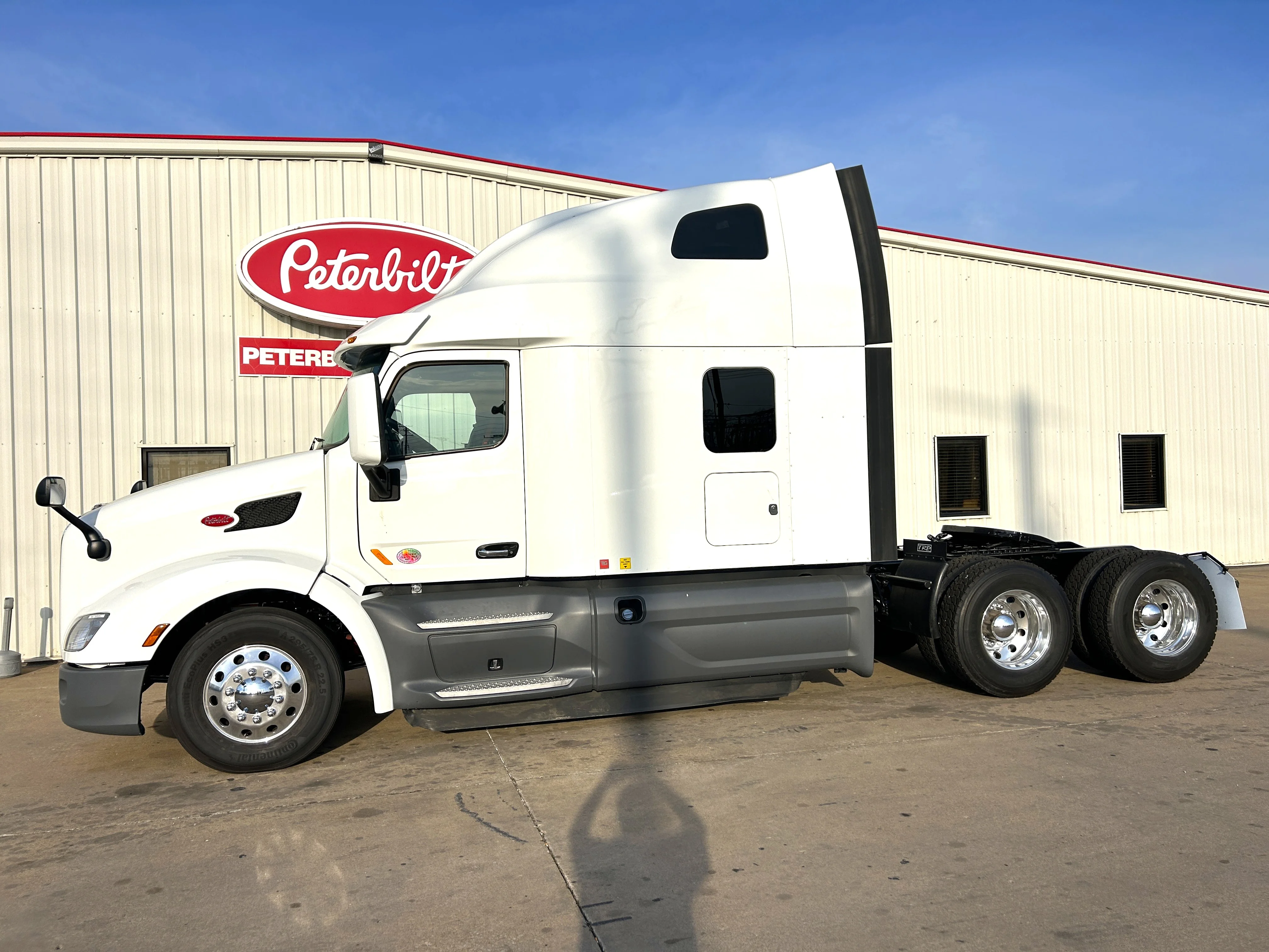 2021 Peterbilt 579 - image 4