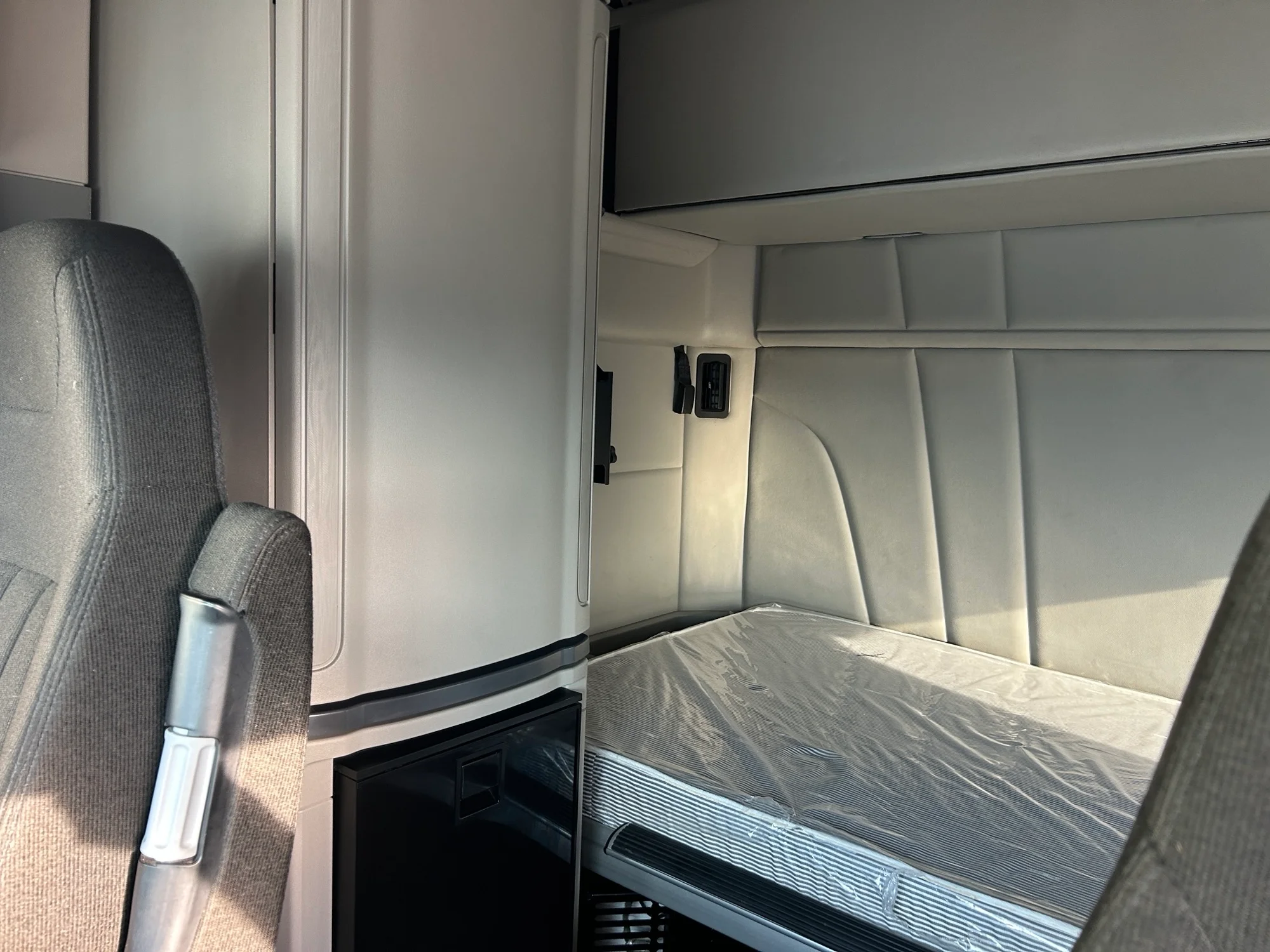 2021 Peterbilt 579 - image 14