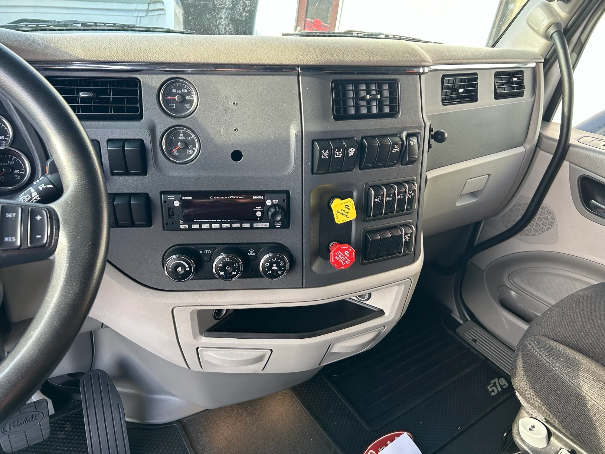 2021 Peterbilt 579 - image 10