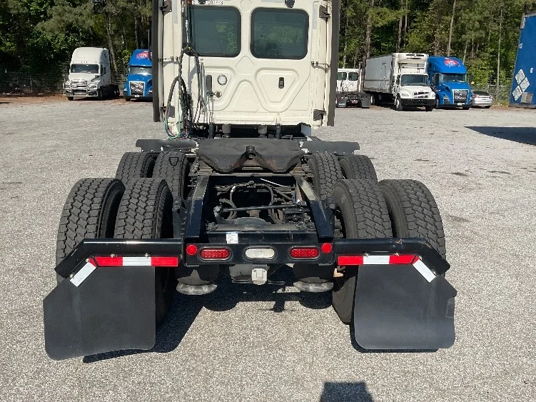 2021 Freightliner Cascadia - image 6