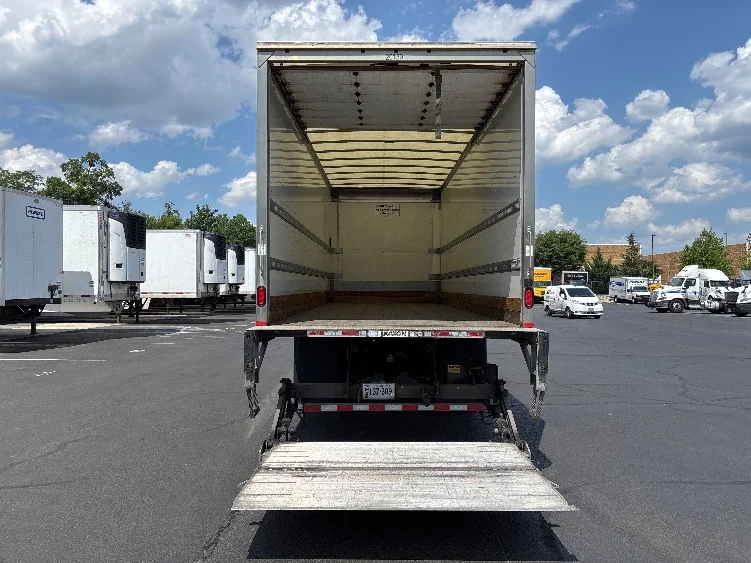2018 Freightliner eM2 in Sterling, VA — photo 9