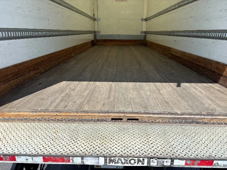 2018 Freightliner eM2 in Sterling, VA — photo 10