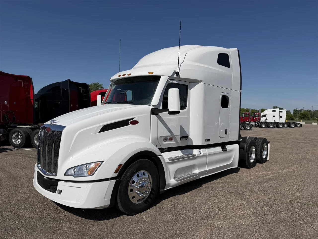 2027 Peterbilt 579 in Eau Claire, WI — photo 12
