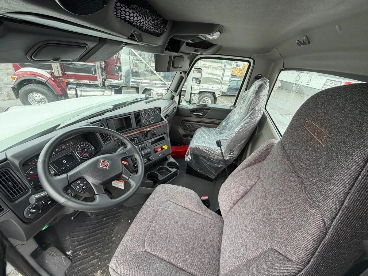 2026 International HX - image 7