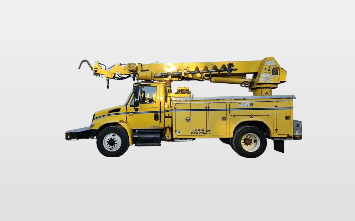 2005 International - image 1