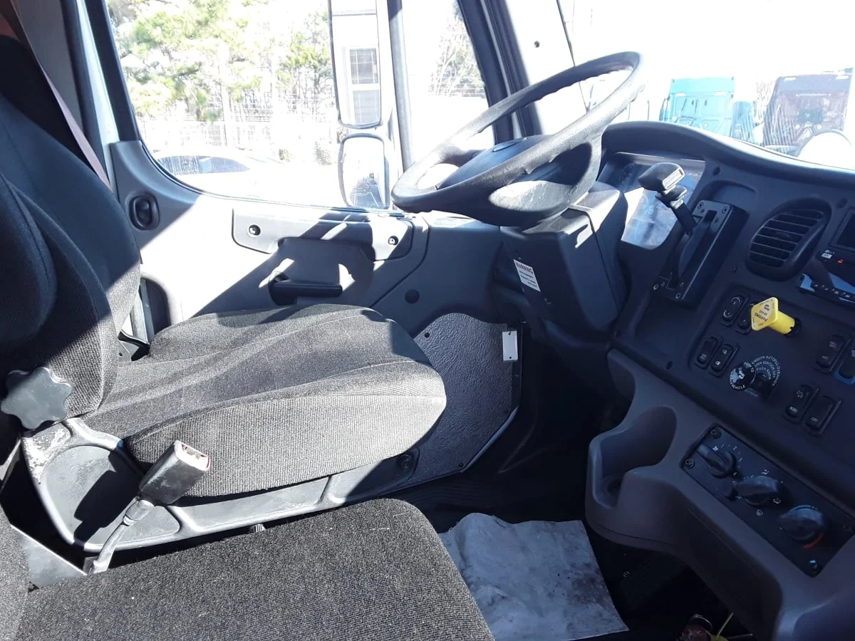 2018 Freightliner M2 106 in Greenville, SC — photo 5