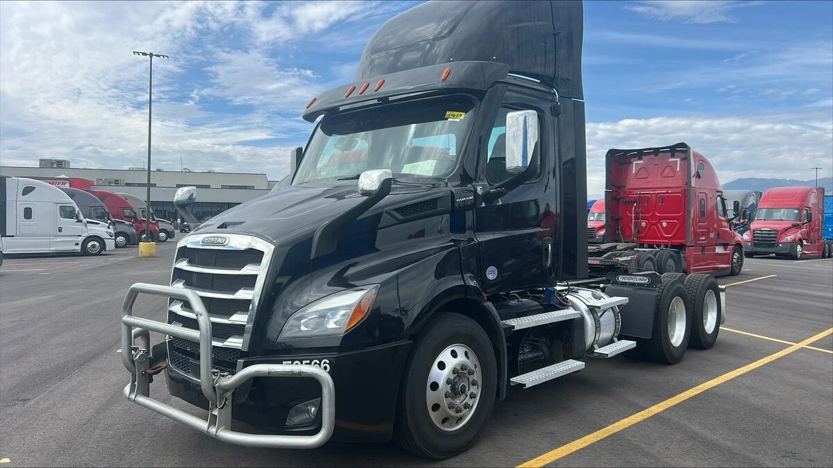 2023 Freightliner Cascadia