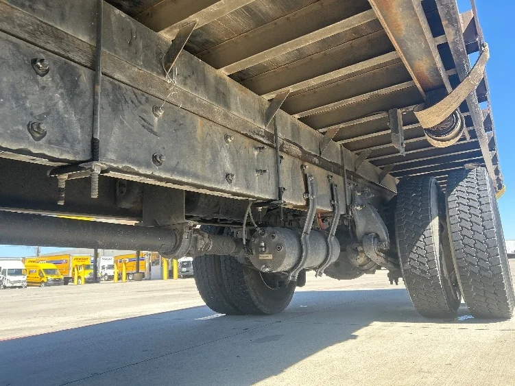 2018 Freightliner M2 106 - image 5