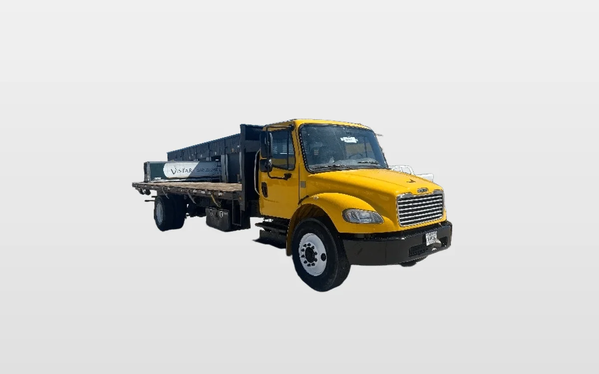 2018 Freightliner M2 106 - image 1