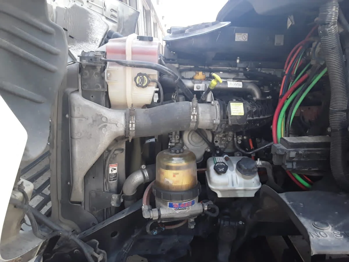 2017 Freightliner Cascadia - image 8