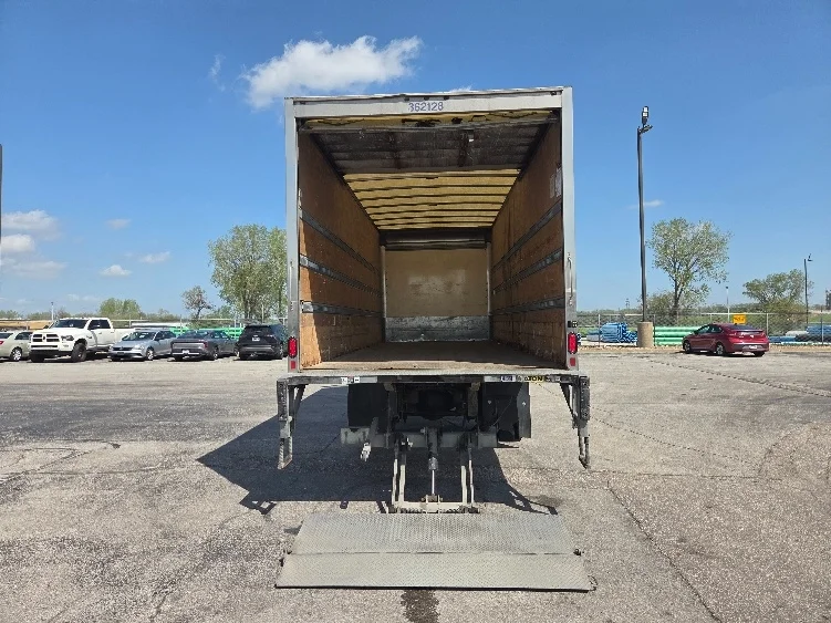 2020 Freightliner M2 112 - image 9