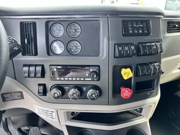 2022 Peterbilt 579 - image 15