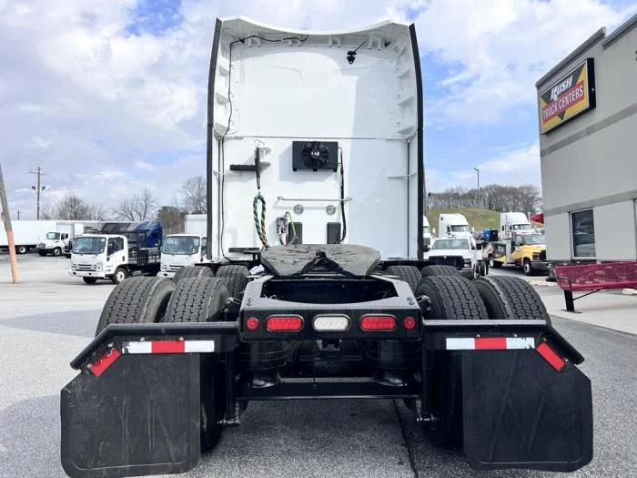 2022 Peterbilt 579 - image 11