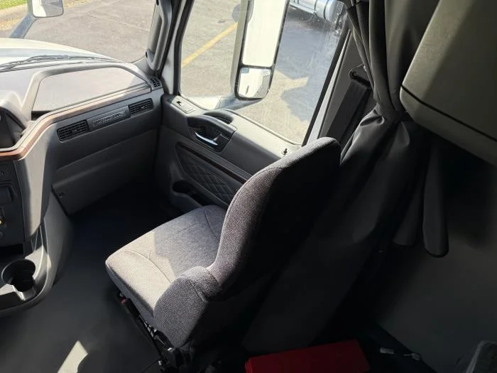 2026 International LT - image 16