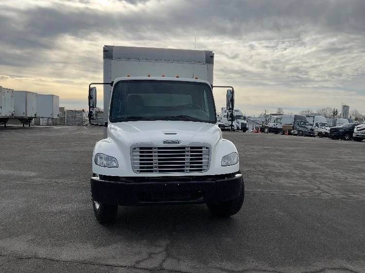 2019 Freightliner M2 106 - image 2