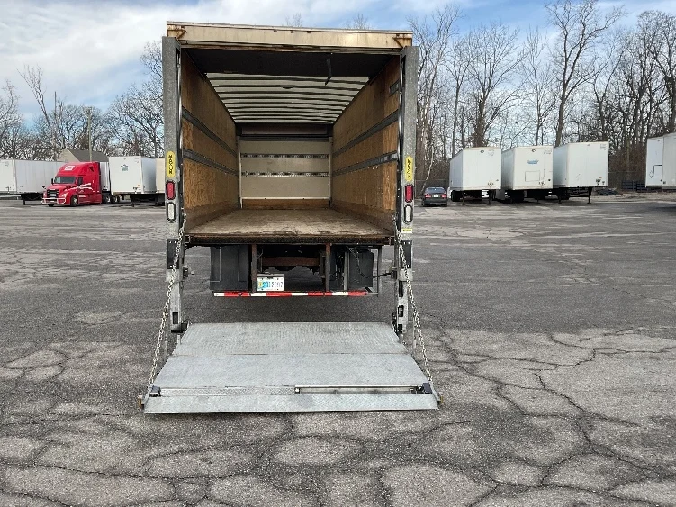 2019 Freightliner M2 106 - image 9