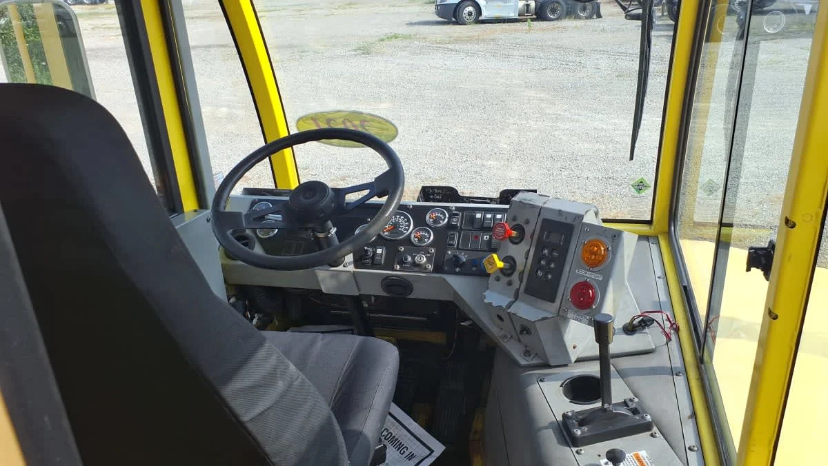 2021 Autocar in West Chester, OH — photo 7