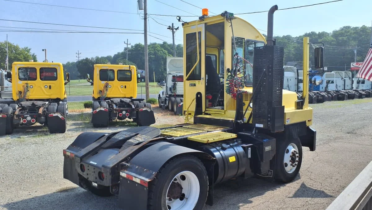 2021 Autocar in West Chester, OH — photo 4