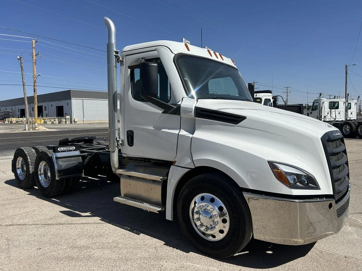 2027 Freightliner Cascadia — photo 5