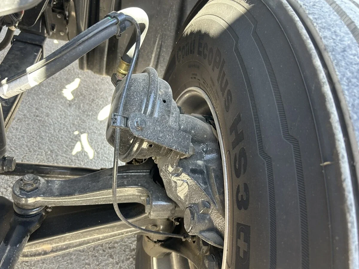 2027 Freightliner Cascadia — photo 16