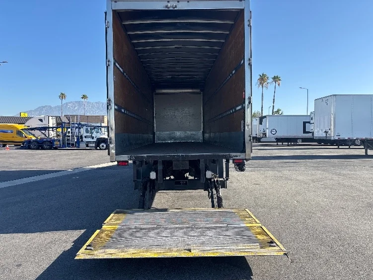 2020 Freightliner eM2 in Fontana, CA — photo 9
