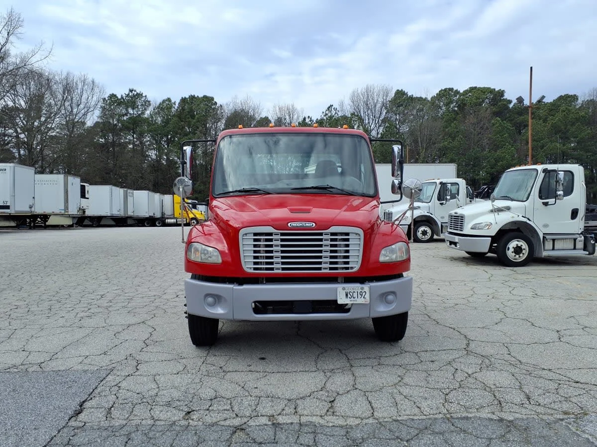 2019 Freightliner M2 106 in Doraville, GA — photo 2