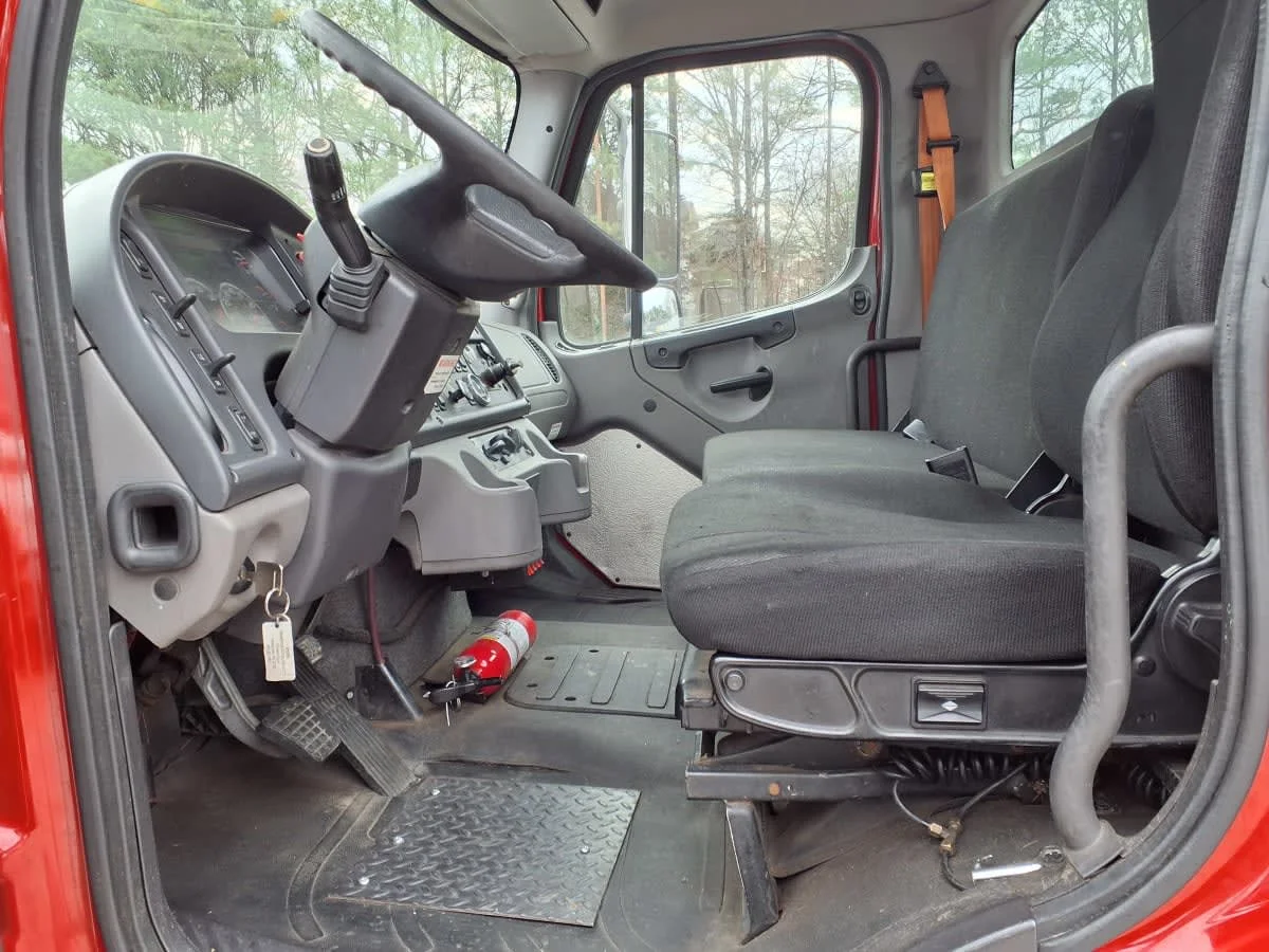 2019 Freightliner M2 106 in Doraville, GA — photo 7