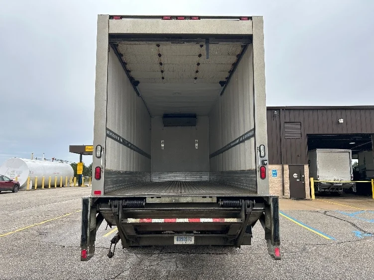 2019 Freightliner M2 106 - image 8