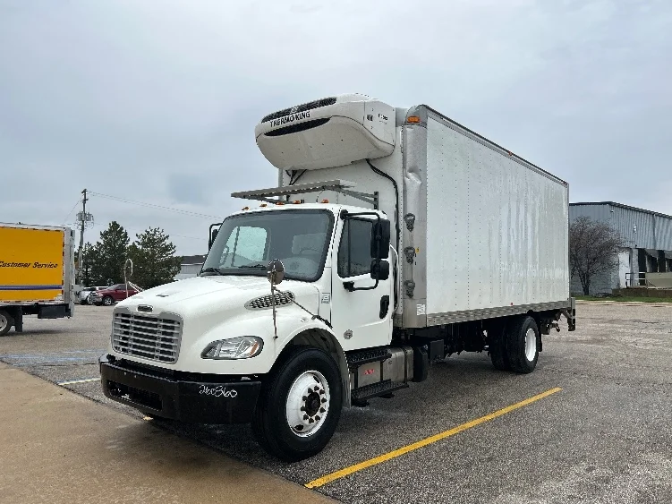 2019 Freightliner M2 106 - image 3
