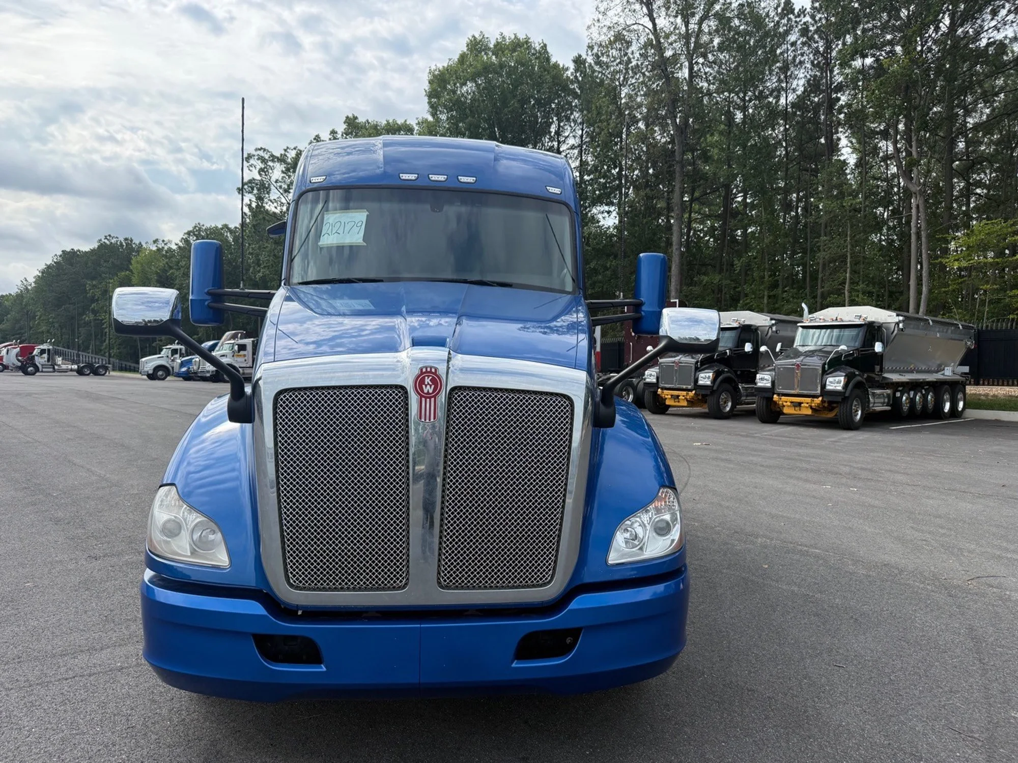 2021 Kenworth T680 in Richmond, VA — photo 2