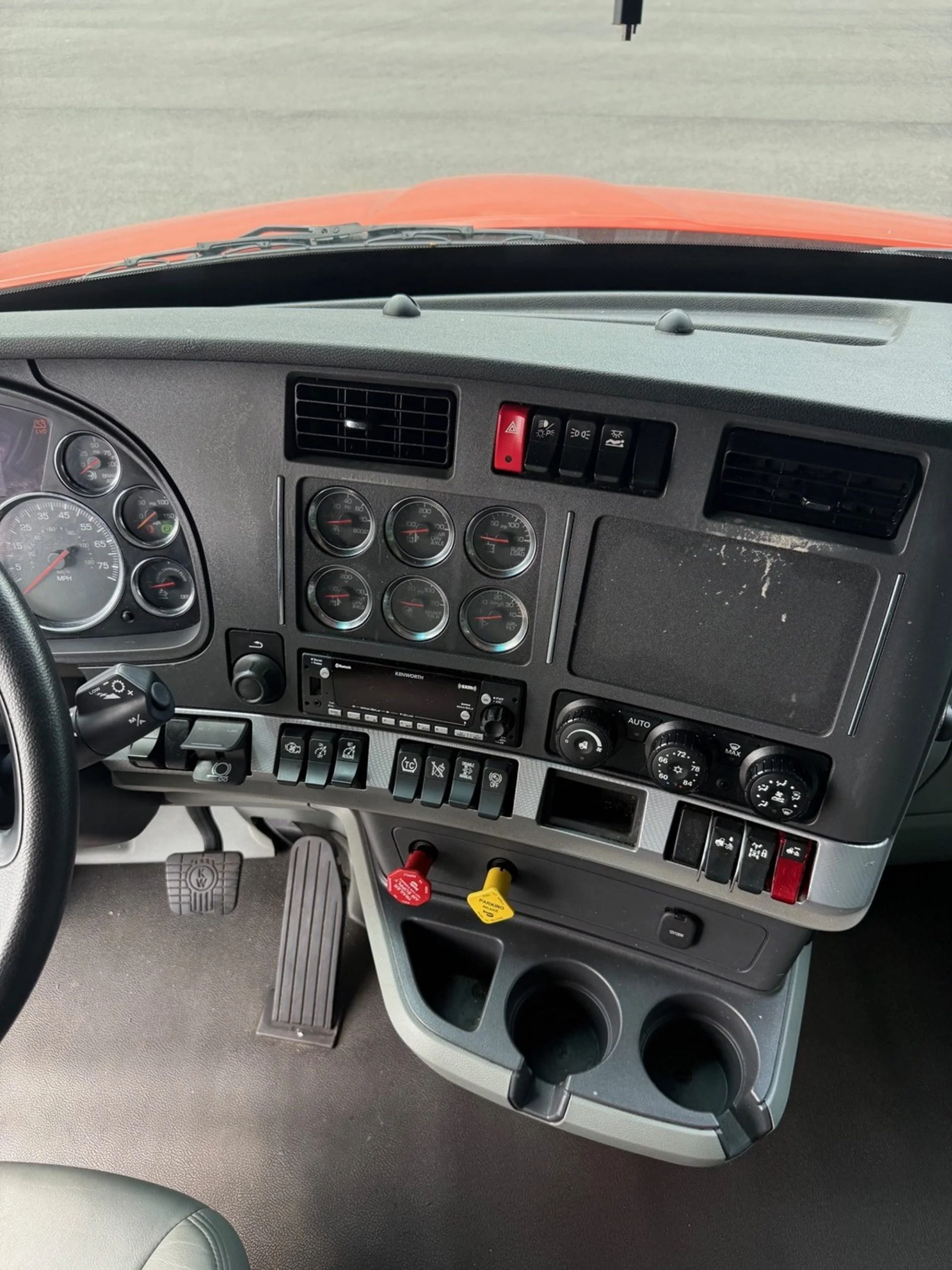 2021 Kenworth T680 in Richmond, VA — photo 5