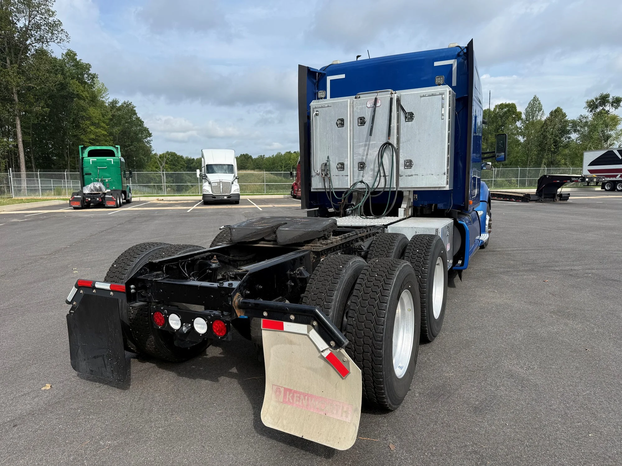 2021 Kenworth T680 in Richmond, VA — photo 3