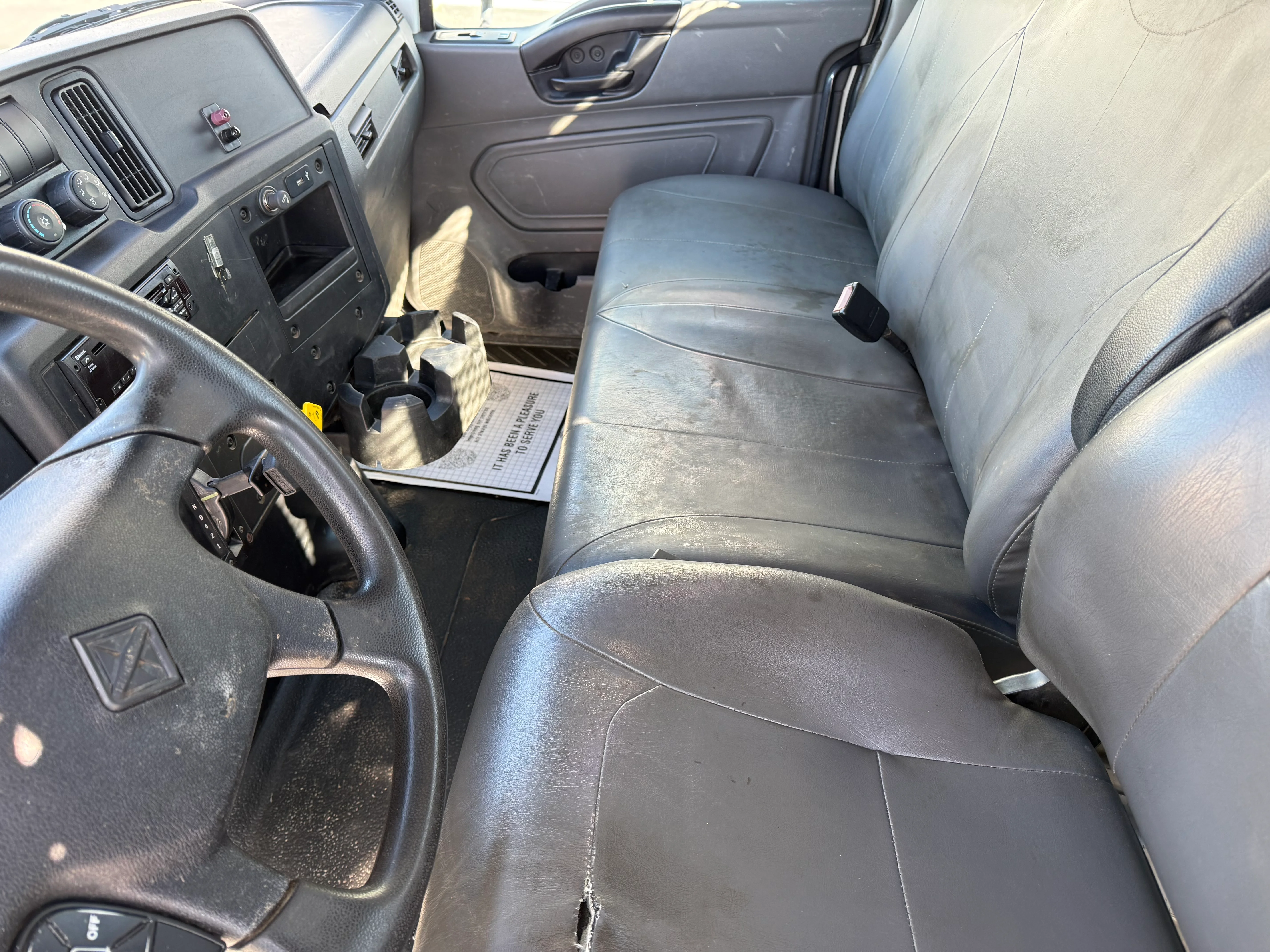 2019 International 4300 - image 15