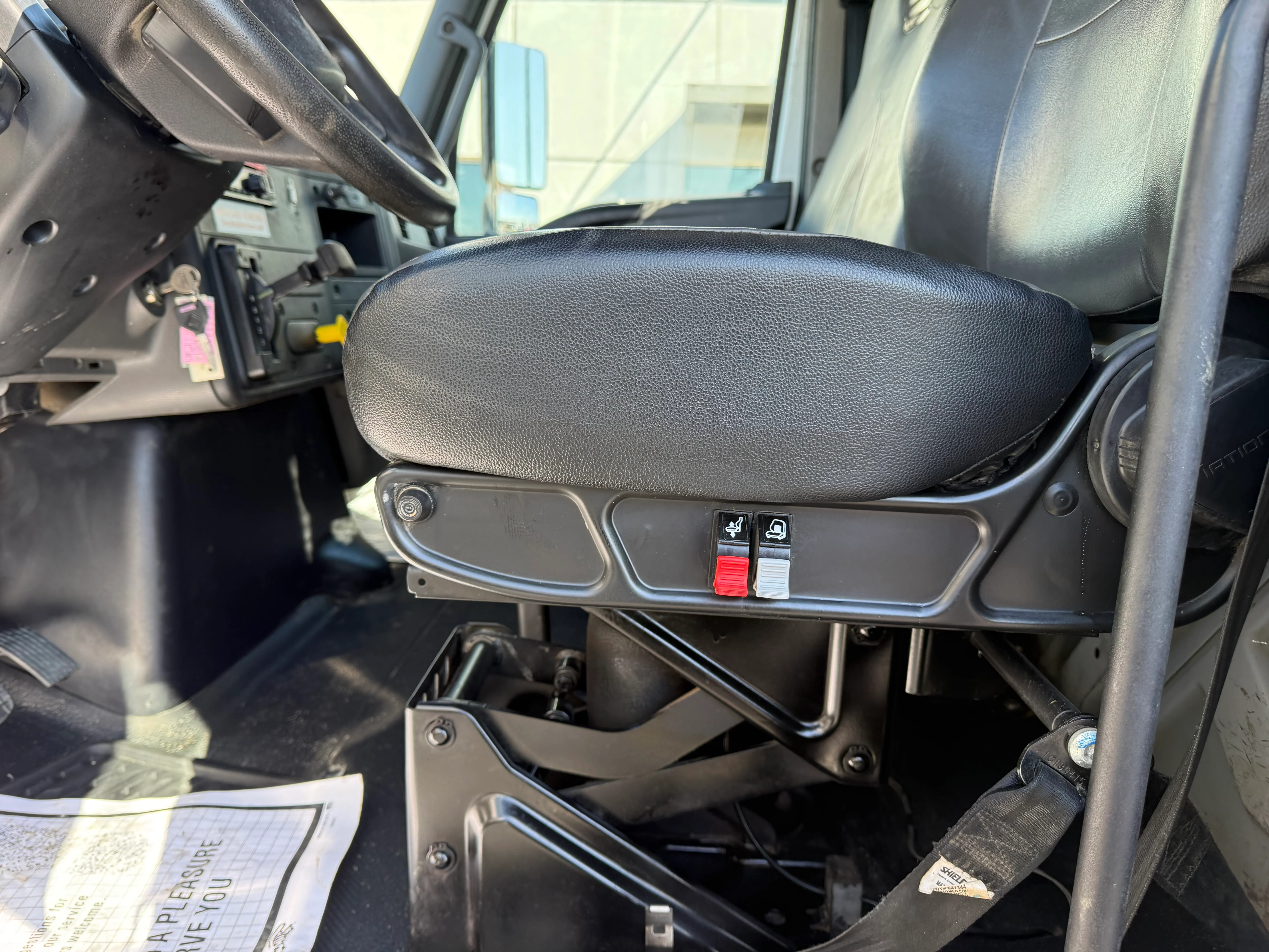 2019 International 4300 - image 14