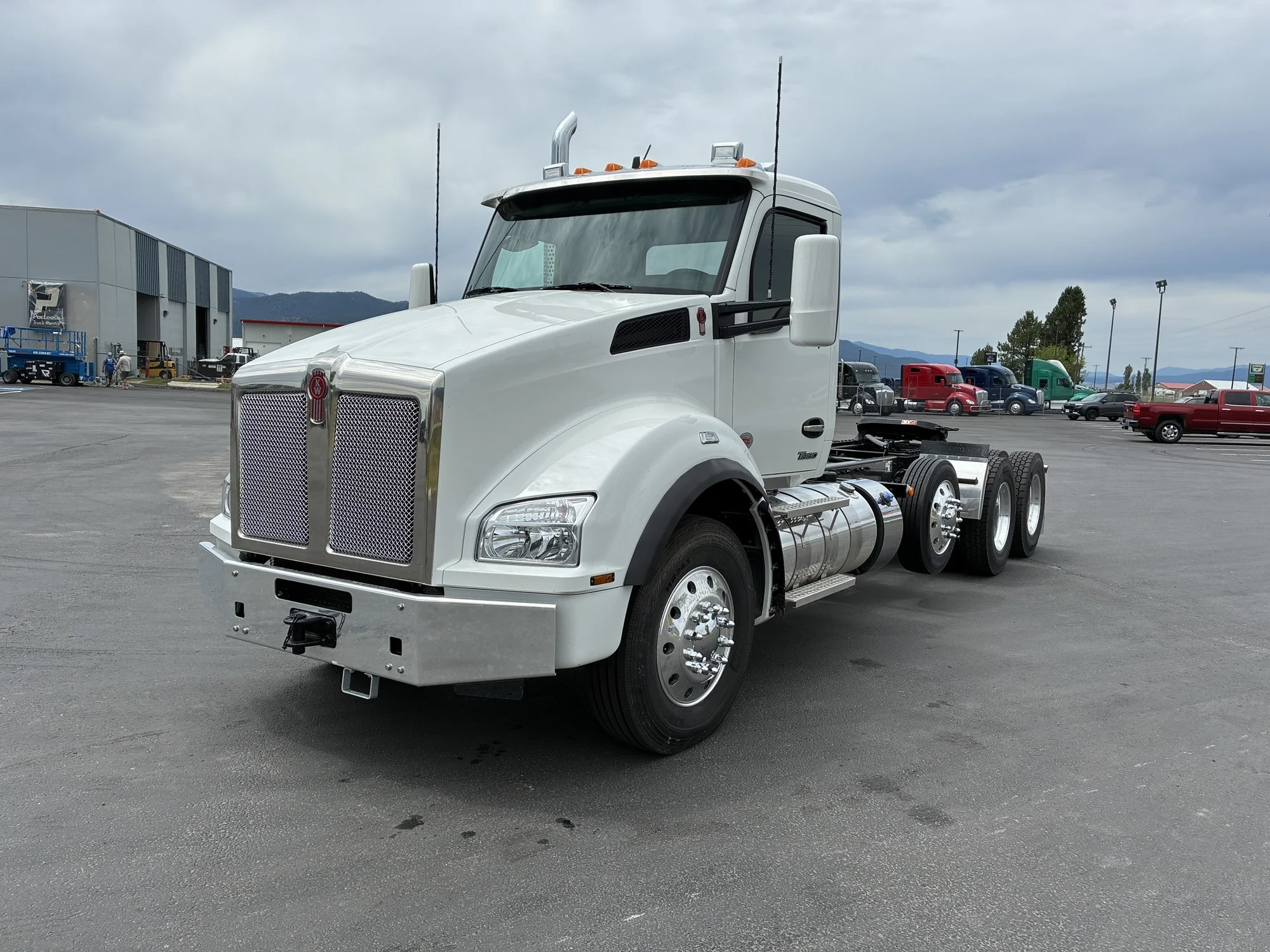 2027 Kenworth T880