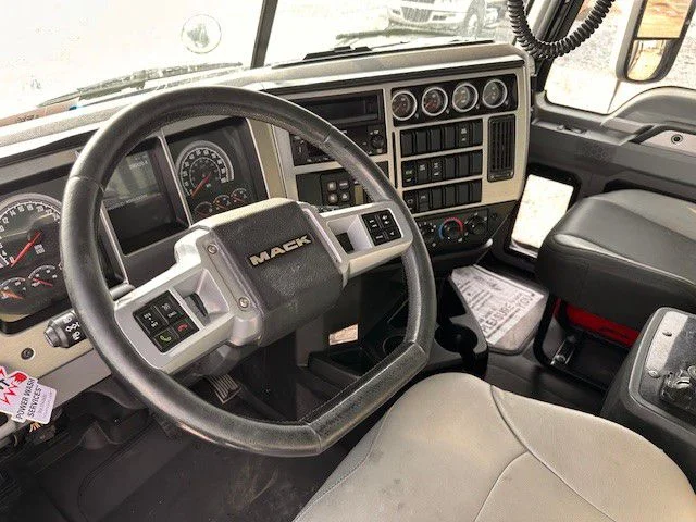 2023 Mack Granite - image 11