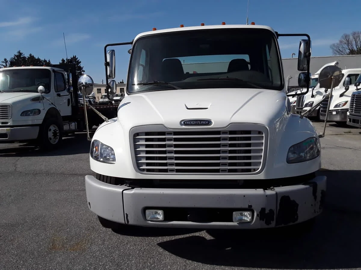 2018 Freightliner M2 106 in Allentown, PA — photo 2