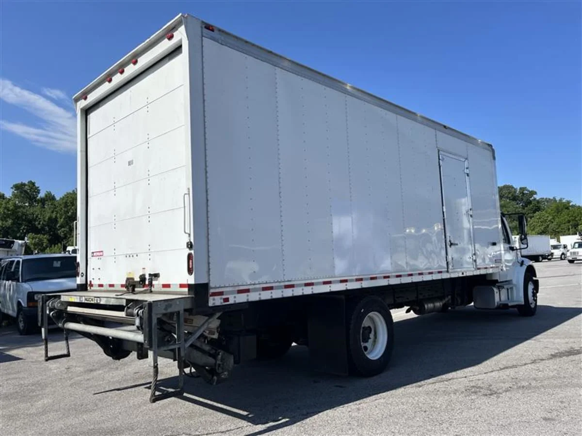 2020 Freightliner M2 106 in Beltsville, MD — photo 4