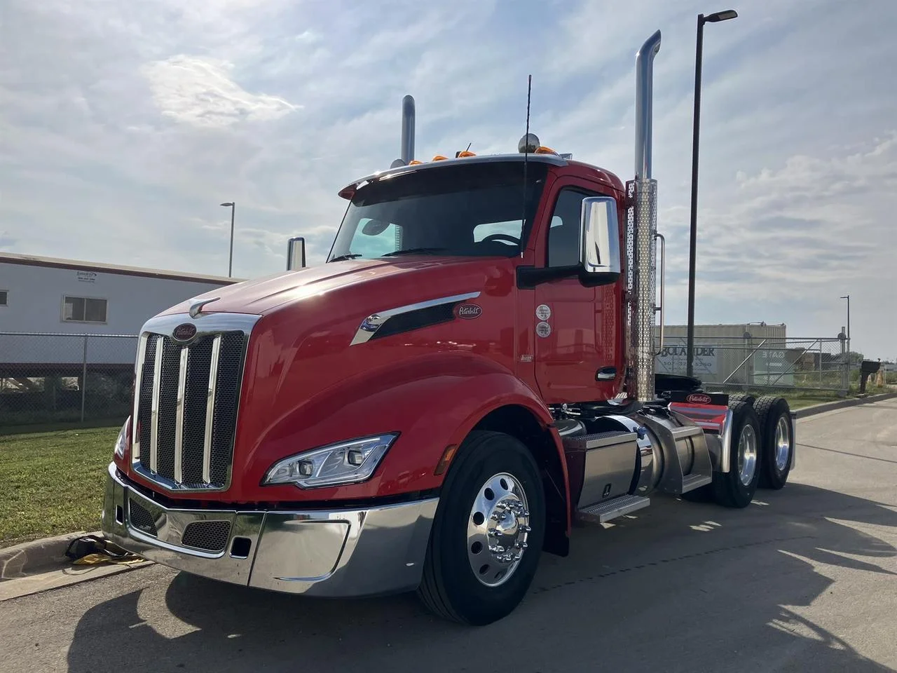 2026 Peterbilt 579 - image 12