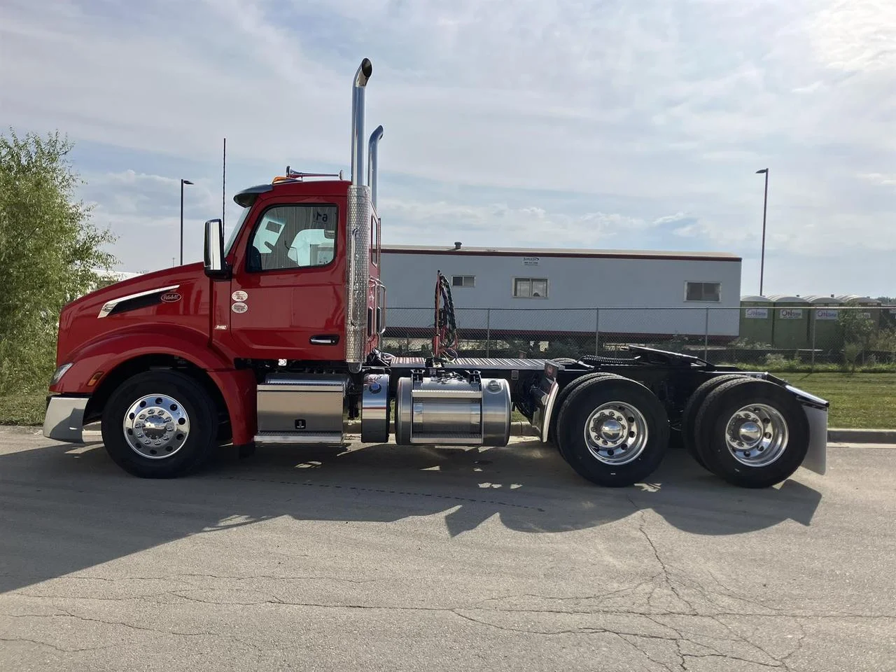 2026 Peterbilt 579 - image 3