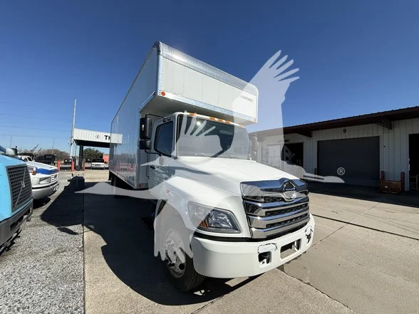 2025 Hino L6 - image 3