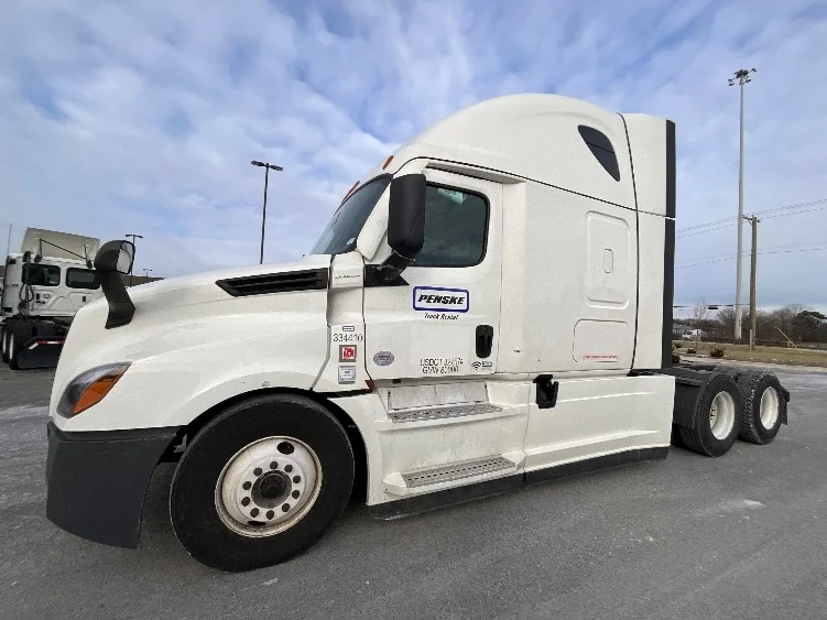 2021 Freightliner Cascadia in Moberly, MO — photo 3